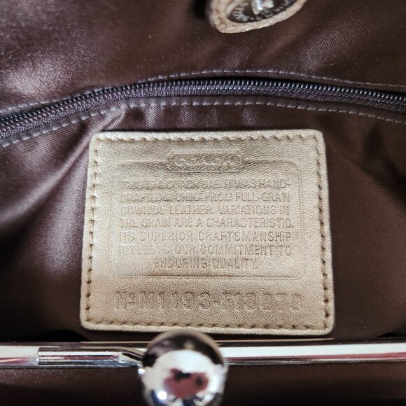 COACH SIGNATURE STITCH GOLD METTALIC LEATHER KISS LOCK TOTE BAG H1193-F18879 - Picture 8 of 13